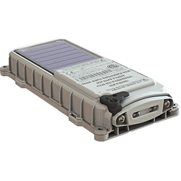 SmartOne Solar Satellite Tracker – Thiết Bị Định Vị Tài Sản Qua Vệ Tinh SmartOne Solar Satellite Tracker là thiết bị định vị và theo dõi tài sản qua vệ tinh dành cho doanh nghiệp cần quản lý container, rơ moóc, máy móc công trình, thiết bị khai thác, phương tiện vận tải và các tài sản hoạt động tại khu vực ngoài vùng phủ sóng di động. Sản phẩm sử dụng GPS để xác định vị trí và truyền dữ liệu qua mạng vệ tinh Globalstar. Nhờ tấm pin mặt trời tích hợp, pin NiMH sạc lại và thiết kế công nghiệp bền bỉ, SmartOne Solar phù hợp với các hệ thống giám sát tài sản cần vận hành dài hạn, ít bảo trì và không phụ thuộc hoàn toàn vào hạ tầng viễn thông mặt đất. Thiết bị hỗ trợ nhiều chế độ báo cáo vị trí, cảnh báo chuyển động, geofencing, chế độ hỗ trợ truy tìm tài sản và khả năng tiếp nhận dữ liệu từ cảm biến bên ngoài. Đây là giải pháp phù hợp cho logistics, xây dựng, dầu khí, khai thác mỏ, nông nghiệp, hàng hải và nhiều lĩnh vực công nghiệp khác. 
<div class="youtube-lazy" data-id="eCDwvwCsfWw">
<img
src="https://img.youtube.com/vi/eCDwvwCsfWw/maxresdefault.jpg"
onerror="this.src='https://img.youtube.com/vi/eCDwvwCsfWw/hqdefault.jpg'"
alt="Video YouTube"
loading="lazy"
/>
<div class="play-button"></div>
</div> Thông số kỹ thuật SmartOne Solar Satellite Tracker Thông số Chi tiết Tên sản phẩm SmartOne Solar Satellite Tracker Loại thiết bị Thiết bị định vị và theo dõi tài sản qua vệ tinh Công nghệ định vị GPS Mạng truyền dữ liệu Mạng vệ tinh LEO Globalstar Nguồn năng lượng Tấm pin mặt trời tích hợp Loại pin Pin NiMH sạc lại, tích hợp bên trong Thời gian sử dụng Lên đến 10 năm trong điều kiện phù hợp Nguồn điện ngoài 10–48V DC Kích thước 8,26 × 17,78 × 2,86 cm Trọng lượng thiết bị Khoảng 385 g Nhiệt độ hoạt động Từ -40°C đến 65°C Chuẩn bảo vệ IP68/69K Kết nối cấu hình Bluetooth hoặc cáp cấu hình Ngõ vào cảm biến Hai ngõ vào dry contact hoặc wetted-voltage Chế độ báo cáo Theo thời gian, chuyển động, đứng yên, geofencing và cảnh báo Chứng nhận nổi bật ATEX, IECEx, HERO, MIL-STD-810G và các chứng nhận theo thị trường Theo tài liệu kỹ thuật của Globalstar, thiết bị có kích thước 8,26 × 17,78 × 2,86 cm, trọng lượng khoảng 385 g, hoạt động trong khoảng nhiệt độ từ -40°C đến 65°C và sử dụng pin NiMH sạc lại không thể tự thay thế. Thiết bị đạt chuẩn IP68/69K và được kiểm tra theo MIL-STD-810G đối với các điều kiện như rung, độ ẩm, sương muối, va đập và ngâm nước. SmartOne Solar Satellite Tracker là gì? SmartOne Solar Satellite Tracker là thiết bị IoT công nghiệp dùng để thu thập và gửi dữ liệu vị trí của tài sản. Thiết bị có thể gắn cố định lên phương tiện, container, máy móc hoặc các tài sản có giá trị cao cần được quản lý từ xa. Khác với thiết bị định vị chỉ sử dụng mạng di động, SmartOne Solar truyền dữ liệu qua mạng vệ tinh Globalstar. Nhờ đó, doanh nghiệp có thể tiếp tục nhận dữ liệu từ những khu vực không có hoặc có tín hiệu di động không ổn định, tùy thuộc vào vùng phủ sóng vệ tinh và điều kiện lắp đặt thực tế. Sản phẩm không phải điện thoại vệ tinh và không được thiết kế để gọi thoại. Vai trò chính của thiết bị là gửi dữ liệu vị trí, chuyển động, trạng thái đầu vào và các cảnh báo đã được cấu hình về nền tảng quản lý. Dữ liệu được gửi theo chu kỳ hoặc theo sự kiện thay vì truyền liên tục từng giây. Vì vậy, cách mô tả phù hợp là theo dõi theo chu kỳ cấu hình hoặc gần thời gian thực, không nên cam kết định vị thời gian thực liên tục như một số hệ thống sử dụng mạng di động. SmartOne Solar phù hợp để theo dõi tài sản nào? SmartOne Solar Satellite Tracker phù hợp với các tài sản có giá trị cao, thường xuyên di chuyển hoặc được đặt tại khu vực khó tiếp cận. Container và rơ moóc Thiết bị có thể được sử dụng để theo dõi vị trí container, rơ moóc và các phương tiện vận chuyển hàng hóa. Người quản lý có thể cấu hình lịch gửi vị trí phù hợp với hành trình và nhu cầu giám sát. Khi tài sản di chuyển ra khỏi phạm vi đã thiết lập, hệ thống có thể tạo cảnh báo dựa trên cấu hình geofencing. Máy móc và thiết bị công trình SmartOne Solar phù hợp với máy xúc, máy phát điện, thiết bị nâng hạ, máy nén khí và các loại máy móc công trình khác. Thiết bị giúp doanh nghiệp xác định vị trí, theo dõi tình trạng di chuyển và hỗ trợ quản lý tài sản được cho thuê hoặc phân bổ tại nhiều công trường. Thiết bị khai thác mỏ và dầu khí Mỏ, khu vực thăm dò và các cơ sở dầu khí thường nằm xa mạng viễn thông mặt đất. Thiết bị theo dõi qua vệ tinh giúp doanh nghiệp giảm phụ thuộc vào sóng di động khi quản lý tài sản tại những khu vực này. SmartOne Solar còn có chứng nhận an toàn nội tại phù hợp với một số môi trường nguy hiểm. Tuy nhiên, doanh nghiệp cần kiểm tra đầy đủ yêu cầu kỹ thuật và chứng nhận áp dụng cho từng vị trí triển khai. Tài sản nông nghiệp Thiết bị có thể lắp trên máy kéo, bồn chứa, máy bơm, thiết bị tưới và các tài sản được bố trí trên diện tích rộng. Tấm pin mặt trời tích hợp giúp giảm nhu cầu thay pin định kỳ, đặc biệt hữu ích với tài sản nằm xa khu vực vận hành chính. Tài sản hàng hải SmartOne Solar có thể được sử dụng để theo dõi tàu, sà lan, container, thiết bị nổi và các tài sản hàng hải phù hợp. Globalstar liệt kê vận tải, dầu khí, xây dựng, an ninh, hàng hải, khai thác mỏ, lâm nghiệp và thủy sản trong nhóm ứng dụng tiềm năng của sản phẩm. Ưu điểm nổi bật của SmartOne Solar Satellite Tracker Hoạt động ngoài vùng phủ sóng di động SmartOne Solar truyền dữ liệu qua mạng vệ tinh LEO của Globalstar. Đây là lợi thế quan trọng khi tài sản hoạt động tại công trường vùng xa, khu khai thác, ngoài khơi hoặc những tuyến vận chuyển có tín hiệu di động không ổn định. Hiệu quả truyền dữ liệu còn phụ thuộc vào vùng phủ sóng, địa hình, vật cản và tầm nhìn của thiết bị lên bầu trời. Tích hợp tấm pin năng lượng mặt trời Tấm pin mặt trời có nhiệm vụ bổ sung năng lượng cho bộ pin NiMH tích hợp. Trong điều kiện lắp đặt và cấu hình phù hợp, sản phẩm có thể đạt thời gian sử dụng lên đến 10 năm với nhu cầu bảo trì thấp. Khả năng này đặc biệt hữu ích khi doanh nghiệp triển khai số lượng lớn thiết bị trên những tài sản khó tiếp cận. Không cần anten hoặc nguồn ngoài khi lắp đặt cơ bản Thiết bị có thể được lắp mà không cần anten ngoài, dây nguồn ngoài hoặc hệ thống dây dẫn phức tạp trong cấu hình hoạt động bằng năng lượng mặt trời. Điều này giúp rút ngắn thời gian triển khai và hạn chế việc can thiệp vào hệ thống điện của tài sản. Hỗ trợ nhiều chế độ báo cáo SmartOne Solar cung cấp nhiều tùy chọn báo cáo, bao gồm: Báo cáo vị trí GPS theo bốn chế độ. Báo cáo khi tài sản đứng yên hoặc đang di chuyển. Lịch báo cáo theo khoảng thời gian. Tối đa 12 thời điểm đánh thức được lập trình. Lịch báo cáo thay thế khi có chuyển động hoặc cảnh báo. Chế độ giảm số lượng bản tin khi tài sản không di chuyển. Chế độ hỗ trợ truy tìm khi tài sản bị dịch chuyển. Dữ liệu tốc độ và hướng di chuyển. Cảnh báo pin yếu và thông báo chẩn đoán. Các chế độ này giúp doanh nghiệp cân bằng giữa mức độ chi tiết của dữ liệu, thời lượng pin và chi phí dịch vụ vệ tinh. Hỗ trợ geofencing Geofencing cho phép thiết lập một phạm vi địa lý xung quanh vị trí hoặc khu vực hoạt động của tài sản. Khi thiết bị phát hiện tài sản đã di chuyển vượt quá khoảng cách được cấu hình, dữ liệu cảnh báo có thể được gửi về nền tảng quản lý. Tính năng này phù hợp với container, rơ moóc, máy móc cho thuê và tài sản chỉ được phép hoạt động trong một khu vực nhất định. Tích hợp cảm biến chuyển động SmartOne Solar được trang bị cảm biến gia tốc để nhận biết trạng thái bắt đầu hoặc kết thúc chuyển động. Doanh nghiệp có thể thiết lập chu kỳ báo cáo dày hơn khi tài sản đang di chuyển và giảm tần suất khi tài sản đứng yên. Cách cấu hình này giúp tối ưu lượng dữ liệu truyền qua vệ tinh. Kết nối được với cảm biến bên ngoài Thiết bị có hai ngõ vào dry contact hoặc wetted-voltage. Các ngõ vào có thể được dùng để theo dõi: Trạng thái đóng hoặc mở. Thời gian hoạt động của động cơ. Mức bồn chứa. Trạng thái thiết bị. Tín hiệu cảnh báo. Dữ liệu từ cảm biến được tích hợp phù hợp. SmartOne Solar cũng hỗ trợ giao tiếp nối tiếp TTL để kết nối với một số loại cảm biến thụ động hoặc cảm biến thông minh. Cấu hình bằng Bluetooth Giao diện Bluetooth hỗ trợ cấu hình thiết bị và cập nhật firmware. Nhân viên kỹ thuật có thể thiết lập thông số trước khi lắp đặt hoặc thực hiện điều chỉnh khi bảo trì. Tùy phương án triển khai, việc cấu hình cũng có thể được thực hiện bằng máy tính và cáp chuyên dụng. Ứng dụng SmartOne Solar trong logistics Trong logistics, doanh nghiệp thường phải quản lý nhiều container và rơ moóc di chuyển qua các khu vực khác nhau. Nếu chỉ sử dụng thiết bị định vị bằng mạng di động, dữ liệu có thể bị gián đoạn khi tài sản đi qua vùng không có sóng. SmartOne Solar giúp ghi nhận và gửi vị trí theo lịch đã cấu hình thông qua mạng vệ tinh. Người quản lý có thể sử dụng dữ liệu này để: Kiểm tra vị trí gần nhất của tài sản. Theo dõi thời gian tài sản đứng yên hoặc di chuyển. Phát hiện tài sản rời khỏi khu vực quy định. Hỗ trợ kiểm soát container và thiết bị cho thuê. Giảm thời gian tìm kiếm tài sản. Lập kế hoạch điều phối phương tiện hiệu quả hơn. Thiết bị không thay thế toàn bộ phần mềm quản lý logistics. SmartOne Solar đóng vai trò là thiết bị đầu cuối thu thập và gửi dữ liệu về nền tảng được doanh nghiệp lựa chọn. Ứng dụng trong xây dựng và khai thác Máy móc xây dựng và khai thác thường có giá trị cao, được phân bổ tại nhiều địa điểm và có thể không hoạt động liên tục. Doanh nghiệp cần biết thiết bị đang ở đâu, có bị di chuyển hay không và thời điểm bắt đầu hoạt động. Khi kết hợp SmartOne Solar với cảm biến hoặc tín hiệu đầu vào phù hợp, doanh nghiệp có thể theo dõi vị trí và một số trạng thái vận hành cơ bản. Nguồn năng lượng mặt trời giúp hạn chế việc tháo thiết bị để sạc hoặc thay pin thường xuyên. Đây là lợi thế đối với máy móc nằm tại khu vực khó tiếp cận. Độ bền và khả năng hoạt động ngoài trời SmartOne Solar được thiết kế cho các ứng dụng công nghiệp và môi trường ngoài trời. Sản phẩm đạt chuẩn IP68/69K, hỗ trợ bảo vệ thiết bị trước bụi, nước và điều kiện vệ sinh bằng tia nước áp lực cao theo phạm vi của tiêu chuẩn. Thiết bị cũng được kiểm tra theo MIL-STD-810G đối với nhiều điều kiện như: Rung động. Độ ẩm. Sương muối. Va đập. Ngâm nước. Môi trường có tính axit. Mặc dù có độ bền cao, người dùng vẫn cần lắp thiết bị đúng kỹ thuật, tránh vị trí dễ va chạm trực tiếp và kiểm tra định kỳ các điểm cố định. Lưu ý khi lắp đặt SmartOne Solar Satellite Tracker Bảo đảm tầm nhìn lên bầu trời Thiết bị cần nhận tín hiệu GPS và truyền dữ liệu lên vệ tinh. Vì vậy, SmartOne Solar nên được lắp tại vị trí có tầm nhìn thông thoáng lên bầu trời. Không nên lắp thiết bị bên trong thùng kim loại kín, dưới lớp kim loại dày hoặc tại vị trí thường xuyên bị container khác che phủ. Bảo đảm tấm pin nhận được ánh sáng Tấm pin mặt trời cần được hướng về vị trí có khả năng tiếp nhận ánh sáng phù hợp. Nếu tài sản thường xuyên nằm trong nhà kho, đường hầm hoặc dưới mái che, lượng năng lượng thu được có thể không đủ để duy trì chu kỳ báo cáo cao trong thời gian dài. Tránh vị trí dễ va đập Cần chọn vị trí lắp tránh bánh xe, càng nâng, hàng hóa va chạm, dây cáp chuyển động và các bộ phận sinh nhiệt cao. Có thể sử dụng giá đỡ bằng thép không gỉ hoặc phụ kiện lắp đặt tương thích để tăng độ chắc chắn. Kiểm tra yêu cầu an toàn khi kết nối cáp Theo tài liệu Globalstar, thiết bị không còn được xem là an toàn nội tại khi có cáp kết nối. Vì vậy, khi sử dụng nguồn ngoài hoặc cáp tín hiệu tại khu vực nguy hiểm, doanh nghiệp cần tuân thủ yêu cầu kỹ thuật và quy định an toàn áp dụng tại địa điểm triển khai. SmartOne Solar có cần gói dịch vụ không? Có. Thiết bị cần được kích hoạt với gói dịch vụ vệ tinh và kết nối với nền tảng nhận dữ liệu phù hợp. Chi phí vận hành có thể phụ thuộc vào: Chu kỳ gửi vị trí. Số lượng bản tin mỗi ngày. Chế độ cảnh báo. Dữ liệu cảm biến. Số lượng thiết bị. Nền tảng quản lý được sử dụng. Chính sách dịch vụ tại từng thị trường. Globalstar có nhóm dịch vụ riêng dành cho SmartOne Solar. Doanh nghiệp nên xác định nhu cầu báo cáo thực tế trước khi lựa chọn gói dịch vụ để tránh phát sinh lượng bản tin không cần thiết. Khi nào nên chọn SmartOne Solar Satellite Tracker? Doanh nghiệp nên cân nhắc SmartOne Solar khi: Tài sản hoạt động ngoài vùng phủ sóng di động. Cần giám sát container, rơ moóc hoặc máy móc từ xa. Tài sản khó tiếp cận để thay hoặc sạc pin. Cần triển khai thiết bị theo dõi trong nhiều năm. Cần cảnh báo khi tài sản bị di chuyển. Cần thiết lập khu vực địa lý cho tài sản. Cần nhận tín hiệu từ cảm biến hoặc đầu vào bên ngoài. Môi trường hoạt động có bụi, nước, rung hoặc nhiệt độ khắc nghiệt. Cần thiết bị có các chứng nhận an toàn công nghiệp phù hợp. SmartOne Solar không phải lựa chọn tối ưu nếu nhu cầu chính là theo dõi cá nhân, gọi điện, nhắn tin tự do hoặc gửi tín hiệu SOS cho người dùng. Trong trường hợp đó, nên lựa chọn thiết bị liên lạc hoặc thiết bị an toàn cá nhân được thiết kế riêng cho con người. Vì sao nên chọn SmartOne Solar? SmartOne Solar Satellite Tracker kết hợp GPS, mạng vệ tinh Globalstar, tấm pin năng lượng mặt trời và khả năng tích hợp cảm biến trong một thiết bị công nghiệp nhỏ gọn. Sản phẩm giúp doanh nghiệp giảm khoảng trống dữ liệu tại khu vực không có mạng di động, đồng thời giảm nhu cầu bảo trì pin đối với tài sản khó tiếp cận. Các chế độ báo cáo linh hoạt cho phép người quản lý điều chỉnh chu kỳ gửi dữ liệu theo trạng thái chuyển động và yêu cầu vận hành. Khả năng geofencing, cảnh báo thay đổi vị trí và kết nối cảm biến giúp SmartOne Solar phù hợp với nhiều bài toán quản lý tài sản khác nhau. Trước khi triển khai, doanh nghiệp nên kiểm tra vùng phủ sóng Globalstar, gói dịch vụ, nền tảng quản lý, vị trí lắp đặt, chu kỳ báo cáo và yêu cầu tích hợp cảm biến. Câu hỏi thường gặp về SmartOne Solar Satellite Tracker SmartOne Solar sử dụng mạng vệ tinh nào? SmartOne Solar sử dụng mạng vệ tinh LEO của Globalstar để truyền dữ liệu vị trí và trạng thái về hệ thống quản lý. SmartOne Solar có theo dõi thời gian thực không? Thiết bị gửi dữ liệu theo chu kỳ hoặc theo sự kiện đã cấu hình. Sản phẩm phù hợp với theo dõi gần thời gian thực nhưng không nên được mô tả là truyền vị trí liên tục từng giây. SmartOne Solar có cần mạng di động không? Thiết bị truyền dữ liệu qua mạng vệ tinh Globalstar nên không phụ thuộc hoàn toàn vào mạng di động. Tuy nhiên, người quản lý vẫn cần kết nối Internet để truy cập nền tảng và xem dữ liệu. SmartOne Solar có cần gói cước không? Có. Thiết bị cần được kích hoạt với gói dịch vụ vệ tinh và nền tảng quản lý phù hợp. Thời gian sử dụng pin là bao lâu? Tấm pin mặt trời và bộ pin NiMH tích hợp có thể cung cấp thời gian sử dụng lên đến 10 năm trong điều kiện lắp đặt, ánh sáng và chu kỳ báo cáo phù hợp. Pin của SmartOne Solar có thay được không? Pin NiMH được tích hợp bên trong và được tài liệu Globalstar mô tả là loại không thể tự thay thế. Người dùng không nên tự tháo thiết bị để thay pin. SmartOne Solar có chống nước không? Có. Thiết bị đạt chuẩn IP68/69K. Dù vậy, người dùng vẫn cần lắp đúng kỹ thuật và tránh các vị trí có nguy cơ va đập mạnh hoặc làm hỏng bề mặt thiết bị. Thiết bị có hỗ trợ geofencing không? Có. Người dùng có thể thiết lập phạm vi địa lý và nhận dữ liệu cảnh báo khi tài sản di chuyển ra khỏi khoảng cách được cấu hình. SmartOne Solar có gọi điện hoặc nhắn tin không? Không. Đây là thiết bị theo dõi tài sản IoT, không phải điện thoại vệ tinh hoặc thiết bị nhắn tin cá nhân. Thiết bị có dùng cho người đi rừng không? SmartOne Solar được tối ưu cho tài sản. Người dùng cần theo dõi cá nhân, gửi SOS hoặc nhắn tin nên lựa chọn thiết bị an toàn cá nhân chuyên dụng. Tư vấn SmartOne Solar Satellite Tracker SmartOne Solar Satellite Tracker là giải pháp phù hợp cho doanh nghiệp cần theo dõi tài sản tại vùng xa, khu công nghiệp, công trường, mỏ, khu vực hàng hải hoặc tuyến vận chuyển ngoài vùng phủ sóng di động. Trước khi đặt mua, khách hàng nên cung cấp loại tài sản, khu vực hoạt động, tần suất gửi vị trí, yêu cầu cảnh báo và nhu cầu tích hợp cảm biến. Những thông tin này giúp lựa chọn cấu hình thiết bị và gói dịch vụ phù hợp, đồng thời tối ưu chi phí vận hành lâu dài.